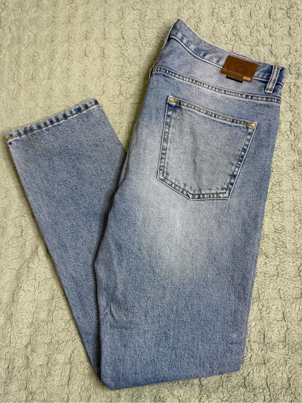 Quiksilver Men's Light Wash Straight Jeans - Blue